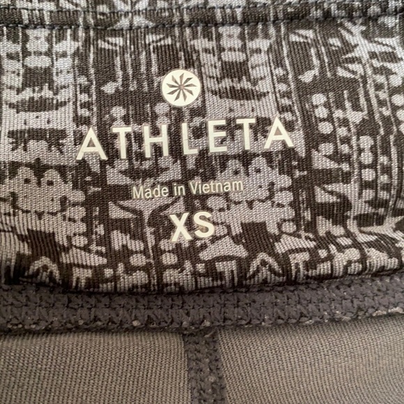 Athleta Stash Pocket II Capri Leggings, Size X-Small - Picture 3 of 9